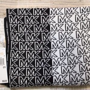 New!! Michael Kors Women`s Split Logo